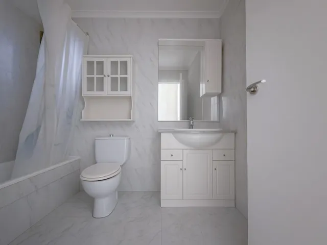 Edificio Galeon. Apartamento para reforma con excelente potencial de inversión + 2 amplias terrazas + piscina comunitaria — 14