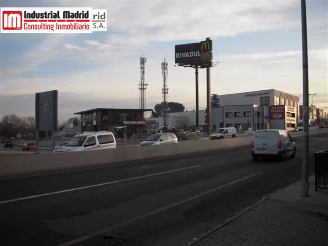 EDIFICIO DE OFICINAS EN ALQUILER Y VENTA EN ARGANDA DEL REY — 22