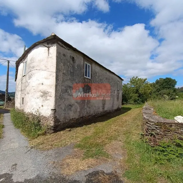 SE VENDE CASA DE PIEDRA CON FINCA EN MEILAN CON 2.000 M2 FIN