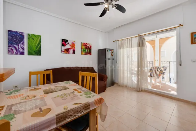 Apartamento de 2 dormitorios y 1 baño en Torrevieja (los naufragos) — 7