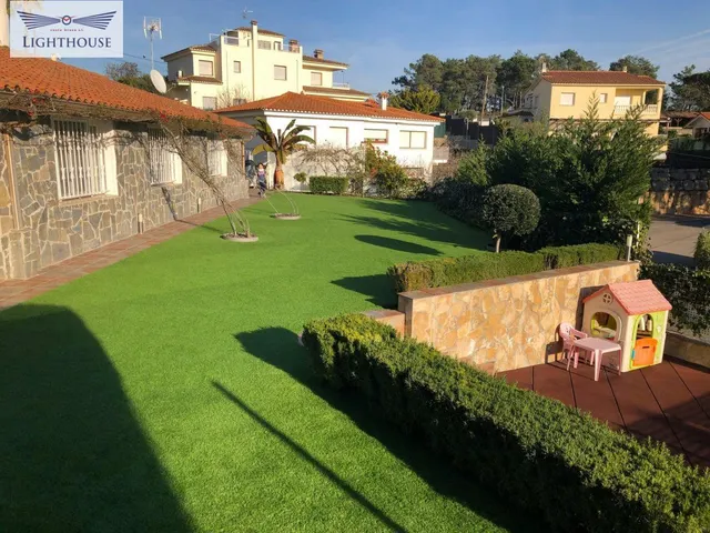Casa familiar renovada con excelente ubicación. — 8
