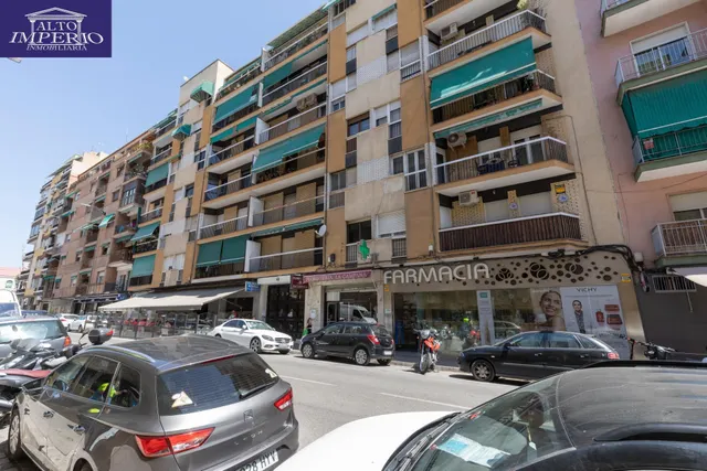 Estupendo piso  en la última planta en calle doctor azpitarte — 33