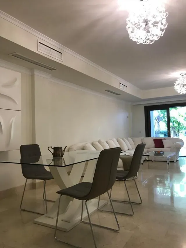elegante apartamento en la codiciada Milla de Oro de Marbella — 8