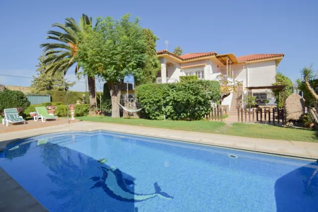 Chalet 7 habitaciones 280m² en venta - Avda villa de otura