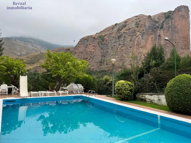 Casa en parcela de casi cuatro mil metros, con piscina, jardin, maravillosas vistas. — 9