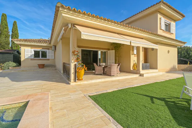 Exclusivo unifamiliar con jardín y piscina en Sant Marçal — 13