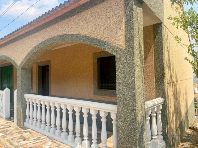 INMUEBLE DE DOS ALTURAS EN CONSTRUCCIÓN — 16