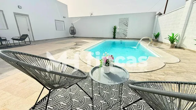 Chalet de obra nueva con piscina, cocina exterior, cenador y - foto 2