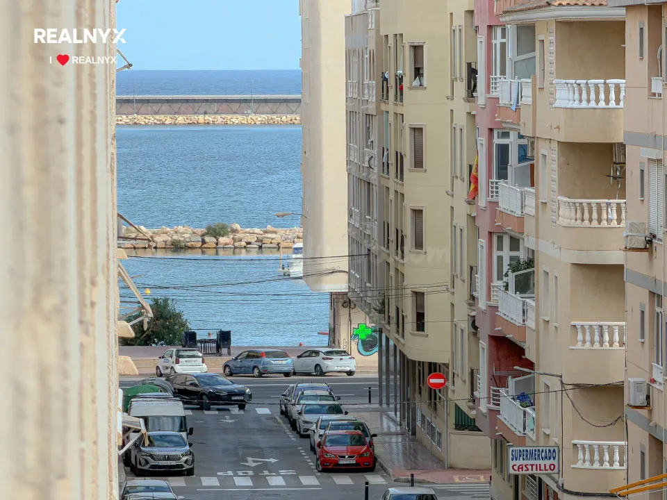 Acequion! Magnifico apartamento con terraza cómoda y vistas laterales al mar + Piscina comunitaria a 220 metros de la playa