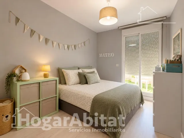 Excelente ubicación y reforma integral en este luminoso piso exterior con terraza, garaje y piscina comunitaria — 21