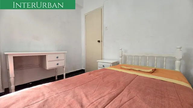 Piso de 3 dormitorios con balcón en Almàssera, cerca de Valencia — 19