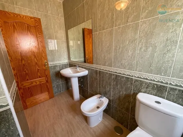 Triplex en bahia con amplias terrazas y plaza de parking — 27