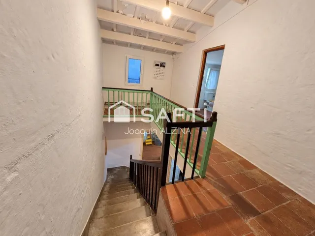 Casa céntrica con patio y 6 habitaciones en Mahón. — 27