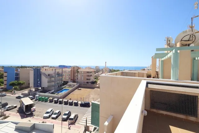 Atico con solarium privado y vistas al mar