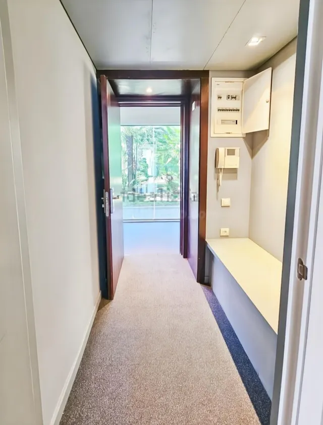 ¡Descubre el lujo en este espectacular apartamento en primer - foto 4