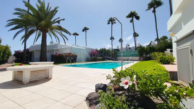 Chalet pareado en venta en avenida de Alemania — 2