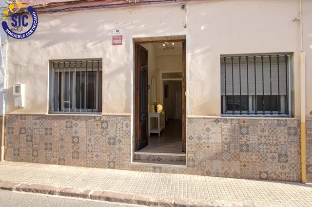 PRECIOSA PLANTA BAJA CON PERSONALIDAD EN PUERTO DE SAGUNTO - foto 4
