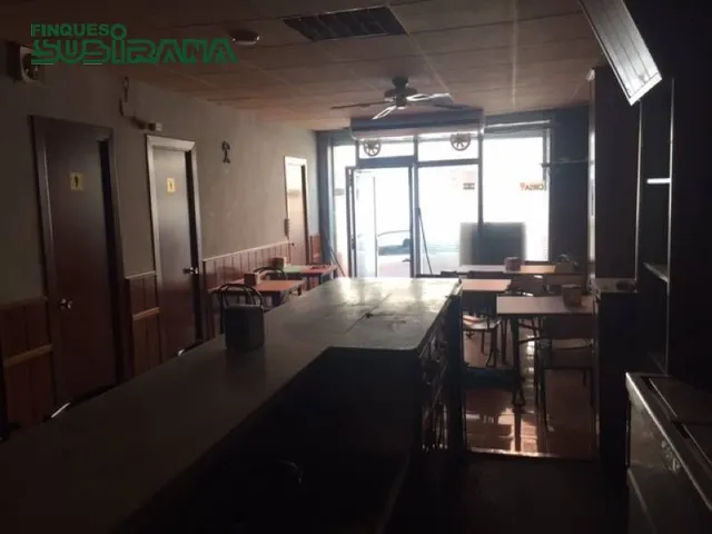 LOCAL COMERCIAL DE LLOGUER A VILANOVA DEL CAMÍ — 2
