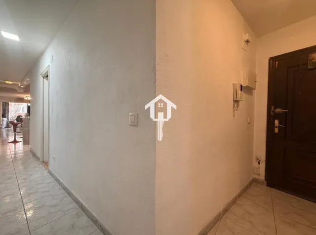 ESPECTACULAR PISO DE 3 habitaciones CON PATIO Y AIRE ACONDIC - foto 5