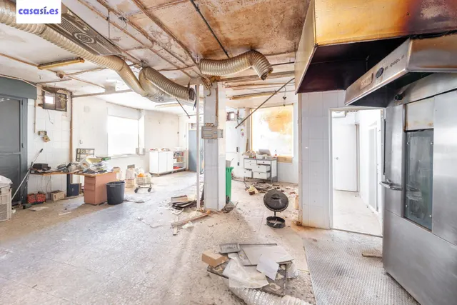 Local + vivienda en Avda. Cadiz — 37