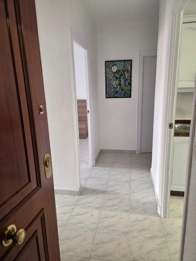 Céntrico apartamento reformado a tan solo 500m de la playa — 20