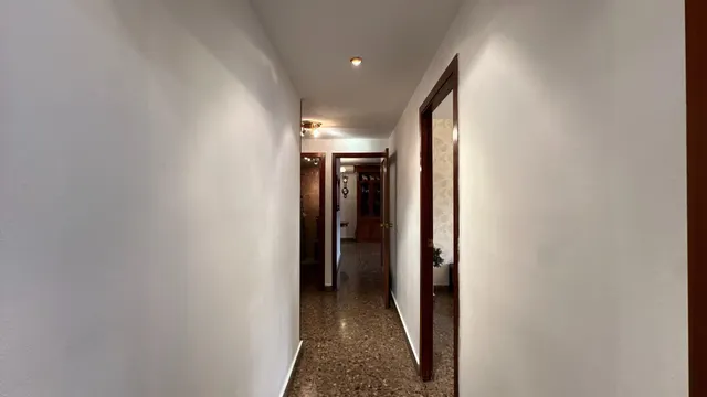 Exclusiva vivienda de 4 dormitorios con amplia plaza de garaje en pleno centro de Zaragoza — 17