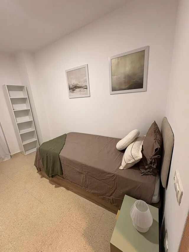 APARTAMENTO REFORMADO CON GARAJE — 25