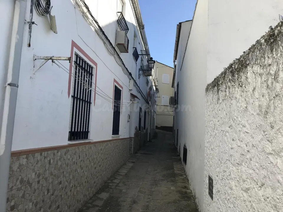 Piso en Venta en Ubrique - Oportunidad Única
