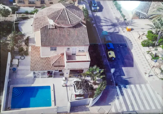 Cuidado chalet en Playa Honda, con piscina y garaje — 45