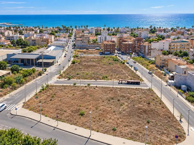 Solar residencial 794 m2 con 3.176 m2t edificables – Moncofa - foto 2