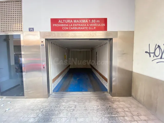 PLAZA DE PARKING AMPLIA EN VENTA EN SANTA CATALINA — 2