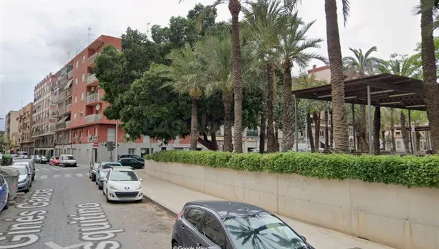 PISO EN CARRUS ESTE FRENTE PARQUE  PLAZA 1 DE MAYO — 2