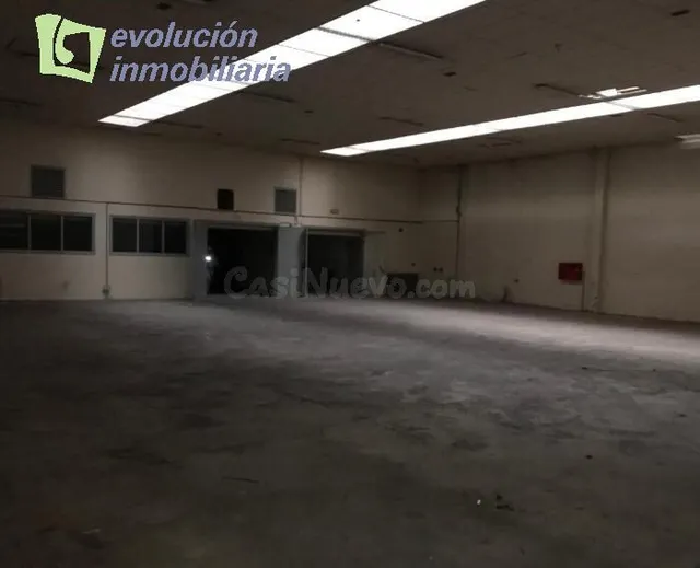 LOCAL COMERCIAL EN PLENO GAMONAL - Burgos - foto 5