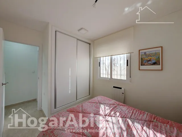 REFORMADO CON TERRAZA, PISCINA Y GARAJE CERCA DE LA PLAYA — 26