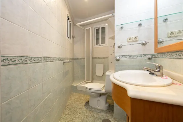 Edificio con gran potencial de desarrollo residencial en Zaidín – Granada — 14