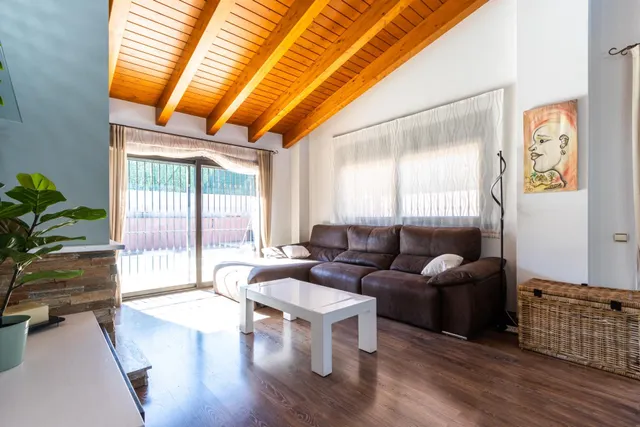 Casa amb piscina, espai i qualitat a can font – ca n’avellaneda — 24