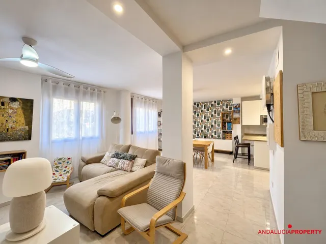 Exclusiva vivienda unifamiliar de 277 m2 junto a Avenida de  - foto 2