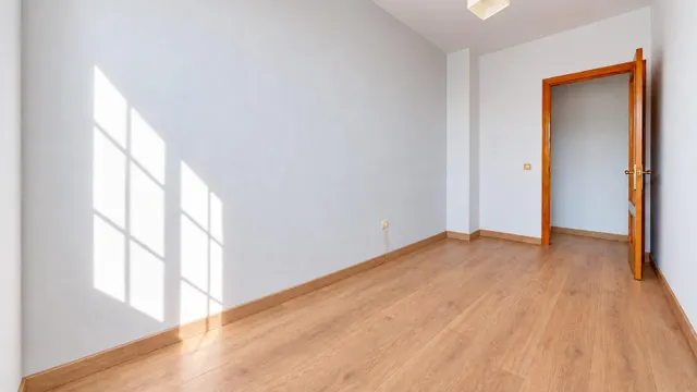 Oportunidad Única en Villablanca: Piso de Tres Dormitorios con garaje y muchísima luz — 9