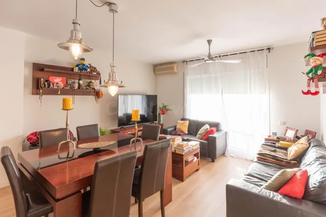 Ático reformado en Cubelles con terraza de 120 m2 - foto 4