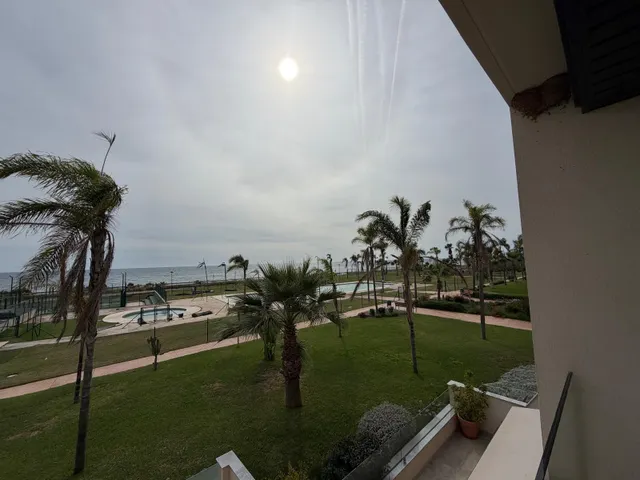 Piso con vista al Mar 300 m del mar. El residencial es el lugar perfecto para disfrutar de la vida frente al mar — 19