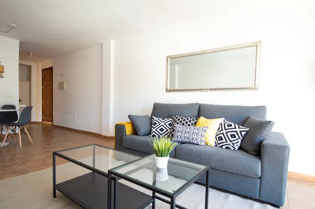 VIVIENDA TOTALMENTE AMUEBLADA CON PATIO INTERIOR — 15
