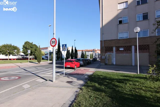 Ekiser vende local en Rochapea - foto 3
