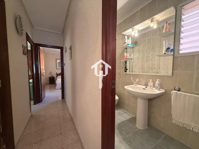 PISO EN VENTA EN ALICANTE. ZONA VIRGEN DEL REMEDIO.100m2, 3 habitaciones, 1 BAÑO, BALCÓN, CUARTA PLANTA CON ASCENSOR — 21
