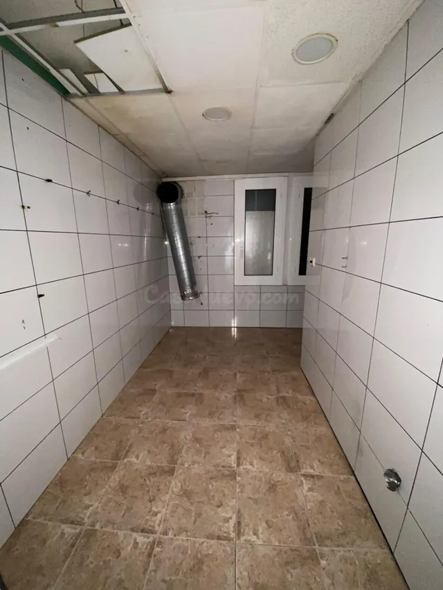 ALQUILER LOCAL COMERCIAL EN IGUALADA ZONA CENTRO 98M2!! - foto 2