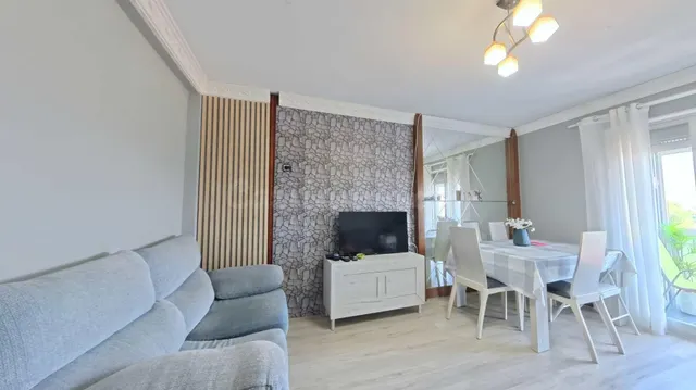 AMPLIA VIVIENDA REFORMADA DE 3 DORMITORIOS CON DOS TERRAZAS  - foto 4