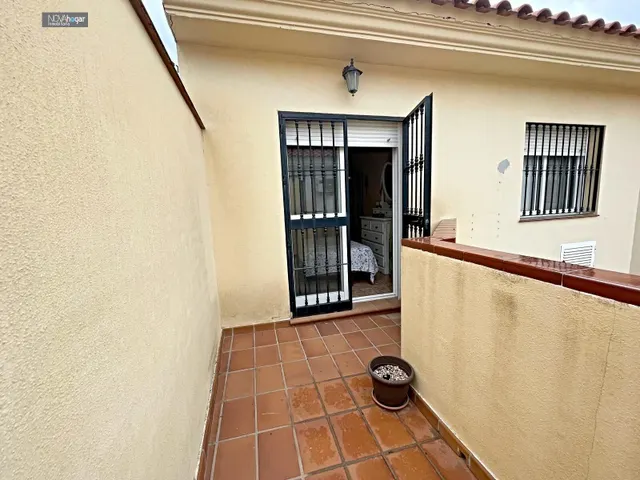 ADOSADO EN ESTACIÓN DE CÁRTAMA — 30