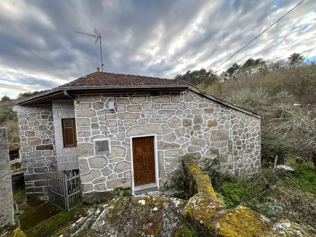 Casa a 10 minutos de Orense dirección hacia Palmes