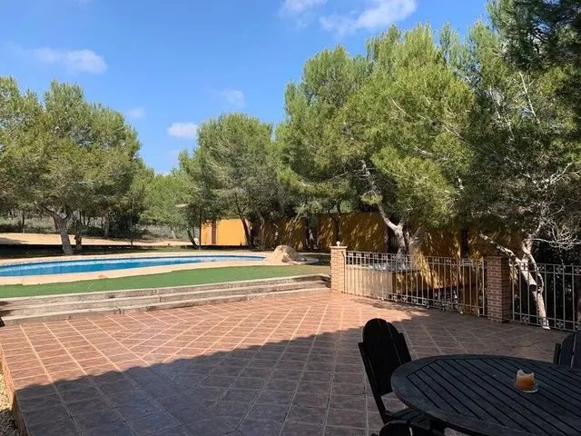 Villa 6 habitaciones 300m² en venta - Urbanizaciones — 25