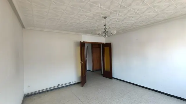 PISO PARA REFORMAR EN LA BAÑEZA — 4