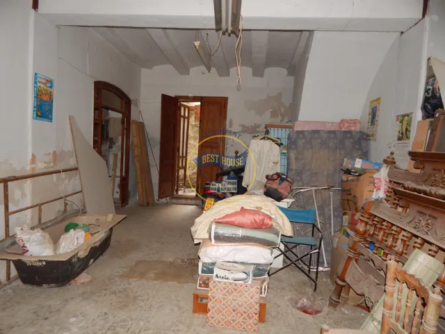 OPORTUNIDAD CASA PARA REFORMAR EN AGULLENT (VALENCIA)